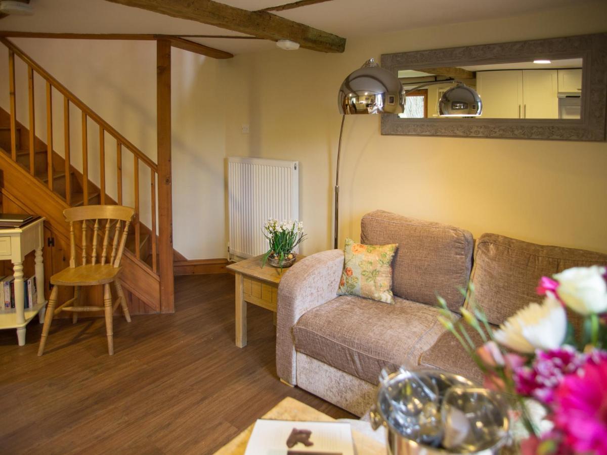 Weir Cottage Maidstone Exterior photo