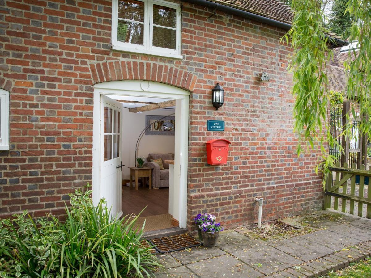Weir Cottage Maidstone Exterior photo